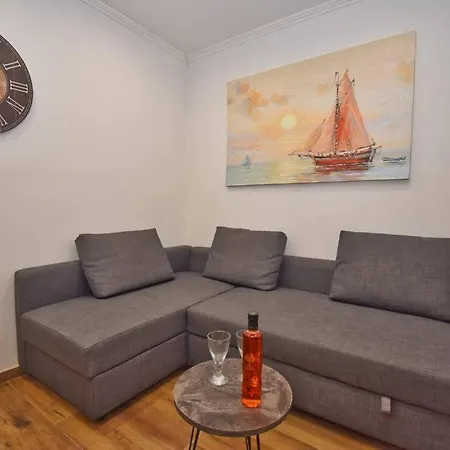 Casa Vyron Apartment