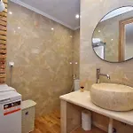 Casa Vyron