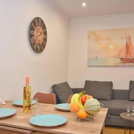 Apartament Casa Vyron *